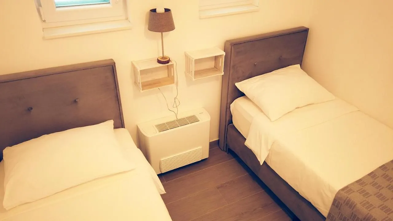 Beach House Ana Sukošan Hırvatistan