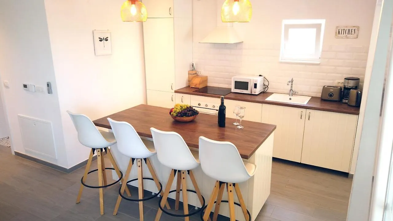 Beach House Ana Sukošan Hırvatistan